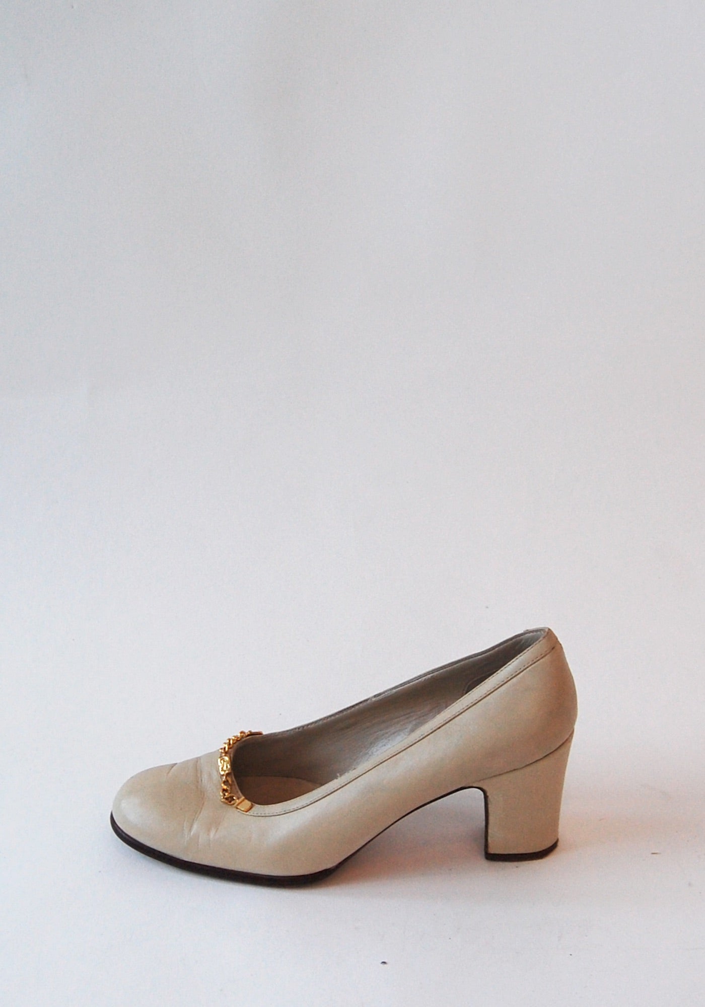 Gucci Cream Heeled Loafer | Size: 37