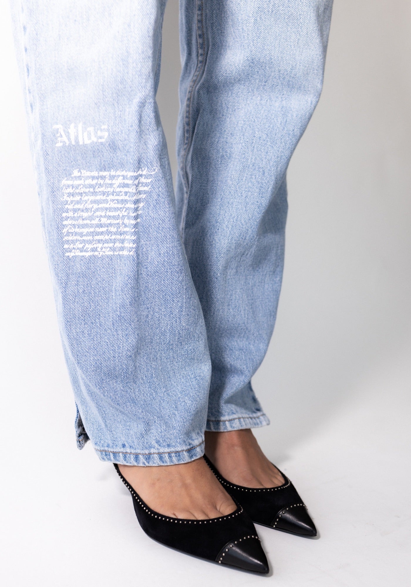 Roanoke Medium Wash Jeans